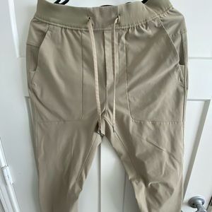Lululemon joggers. Excellent condition
